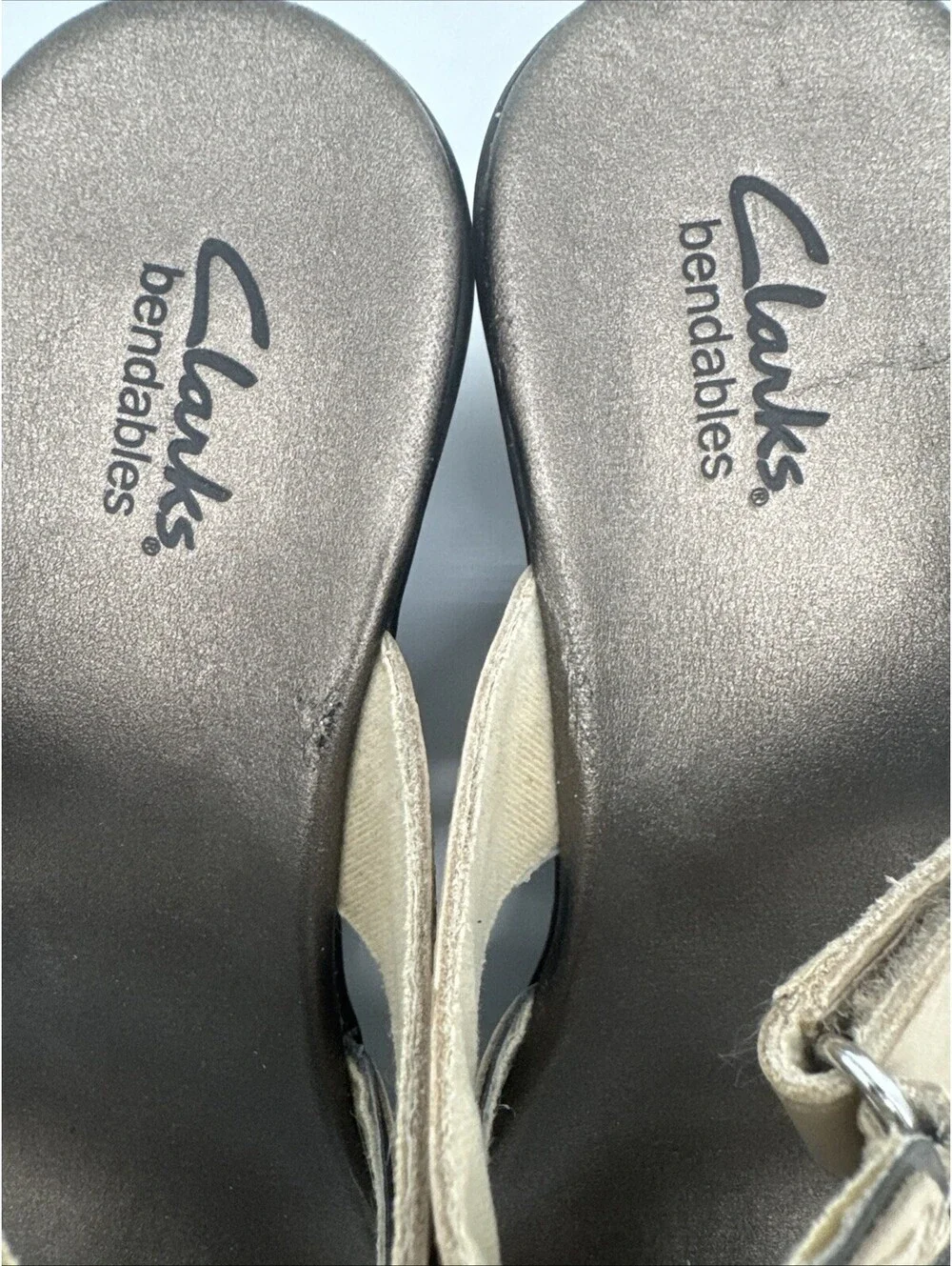 Clarks Bendables Women's Sandals Adjustable Strap, Leather, Beige, Size 7.5